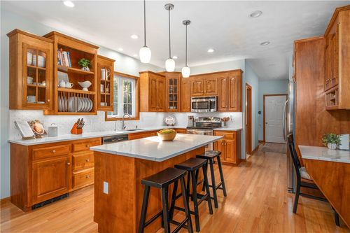 15 Leonard Drive, North Smithfield, RI, 02896 | Card Image