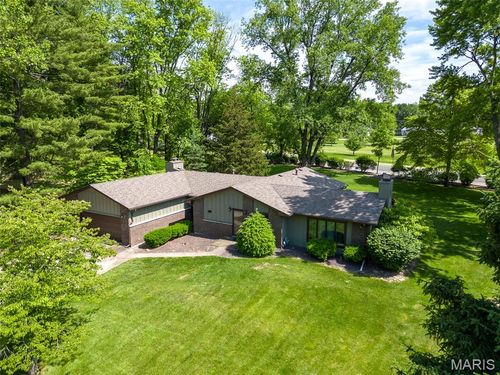 11 Glen Hollow Rd, Glen Carbon, IL, 62034-2903 | Card Image