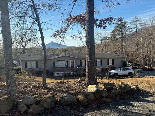 1040 Breezeway Dr, King, NC, 27021-8656 | Card Image