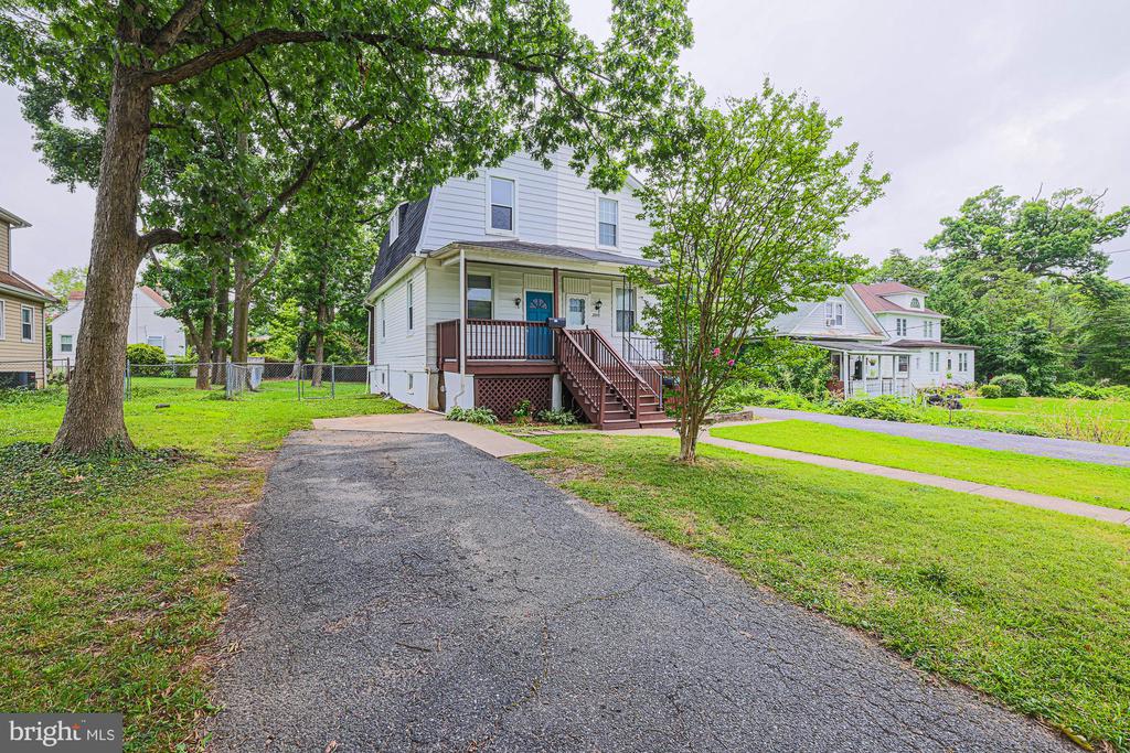 Residential in PARKVILLE 2
