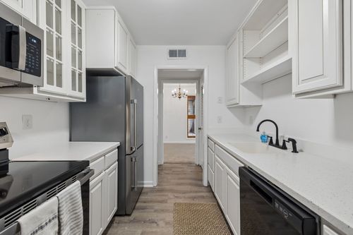 n-11-2116 Hobbs Rd, Nashville, TN, 37215-3317 | Card Image