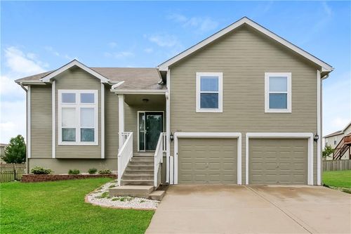 1305 Amber Ln, Kearney, MO, 64060-7672 | Card Image