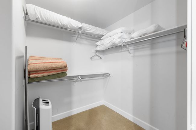 Walk in closet | Image 18