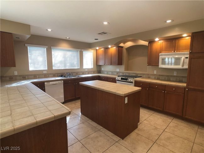 2661 French Roast Pl, House other with 4 bedrooms, 3 bathrooms and null parking in Henderson NV | Image 7