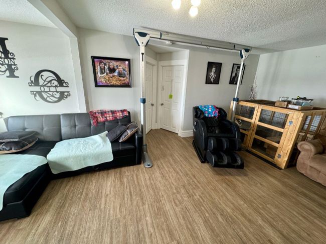 1203 42 Avenue N, Home with 3 bedrooms, 1 bathrooms and 6 parking in Lethbridge AB | Image 9