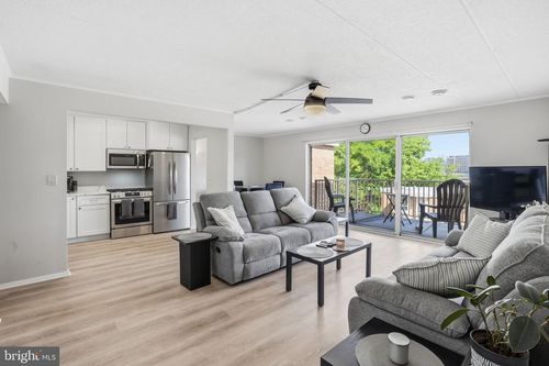 219-1d-2622 Fort Farnsworth Rd, ALEXANDRIA, VA, 22303-2622 | Card Image