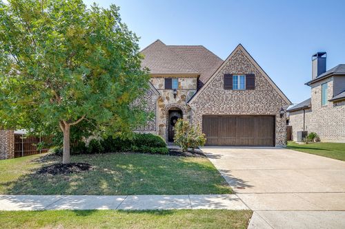 939 Highpoint Way, Roanoke, TX, 76262-1289 | Card Image