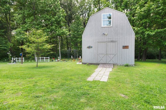 205 Sassie Ln, House other with 3 bedrooms, 2 bathrooms and null parking in Herrin IL | Image 26