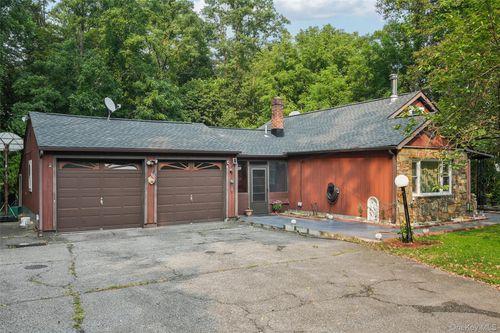 11 Hustis Rd, Cold Spring, NY, 10516-4102 | Card Image