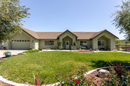 155 Eagle Creek Court, Atascadero, CA, 93422 | Card Image