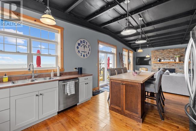 360 Water St, House other with 2 bedrooms, 5 bathrooms and null parking in Summerside PE | Image 10