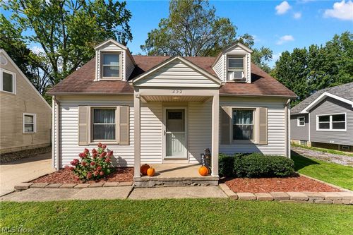 252 Parkgate Ave, Austintown, OH, 44515-3240 | Card Image