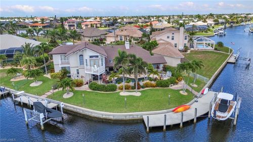 250 Freeport Ct, Punta Gorda, FL, 33950-5869 | Card Image