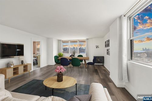 6040 Boulevard E, West New York, NJ, 07093 | Card Image