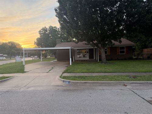 2239 Norma Dr, Mesquite, TX, 75149-1328 | Card Image