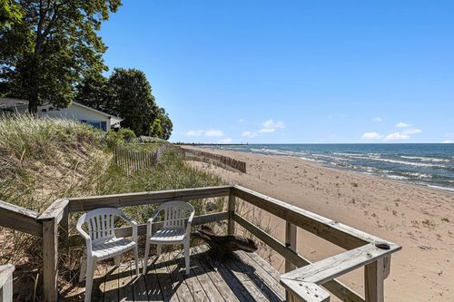 16864 Starkey Rd, Arcadia, MI, 49613-5107 | Card Image