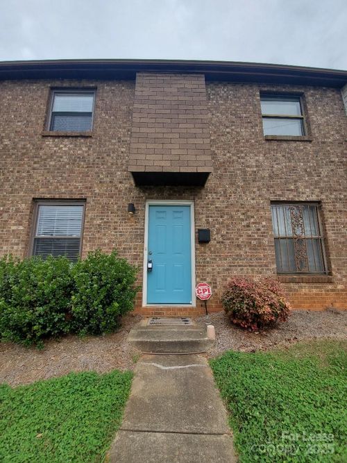 apt-d-309 Cemetery St, Charlotte, NC, 28216-5358 | Card Image
