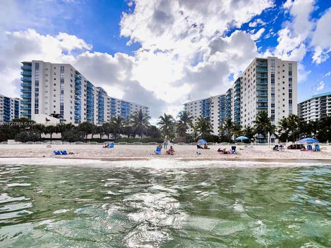 APT-2W - 3801 S Ocean Dr, Condo with 2 bedrooms, 2 bathrooms and null parking in Hollywood FL | Image 36