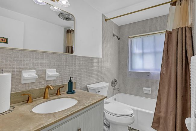 852 Palo Verde Ct, House other with 5 bedrooms, 3 bathrooms and null parking in Haverhill FL | Image 41