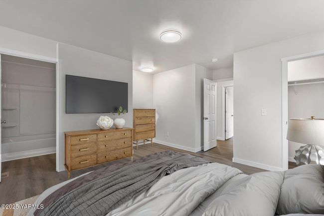 Primary Bedroom | Image 20
