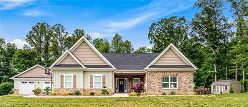 1070 Nauvoo Ridge Dr, Tobaccoville, NC, 27050-9182 | Card Image