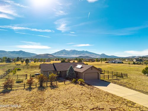 9400 Slayton Ranch Rd, Flagstaff, AZ, 86004-3300 | Card Image