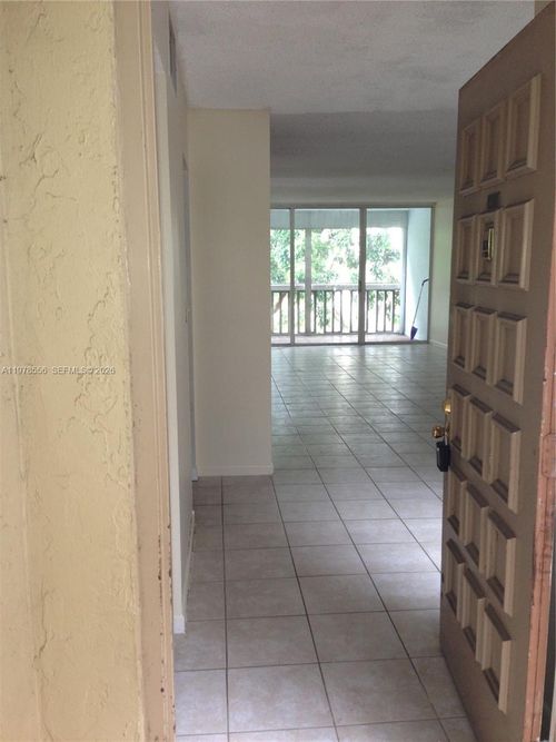 221-7031 Environ Blvd, Lauderhill, FL, 33319-4238 | Card Image