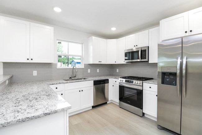 804 Bell St, House other with 3 bedrooms, 2 bathrooms and null parking in Coleman TX | Image 8