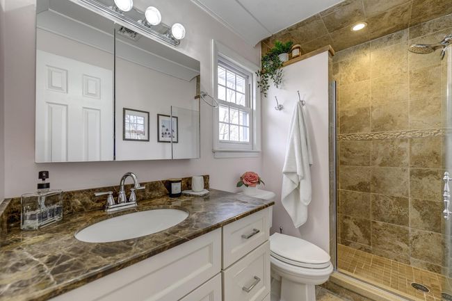 Master Bathroom | Image 18
