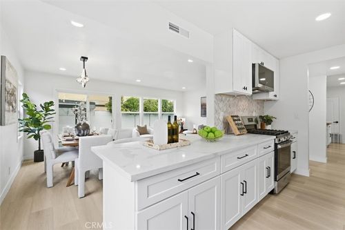 2807 W 129th St, Gardena, CA, 90249-1505 | Card Image