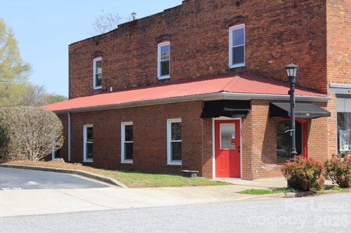 142 N Trade Ave, Landrum, SC, 29356-1529 | Card Image