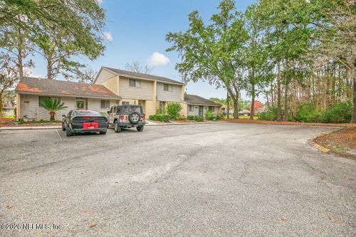 2072-3801 Crown Point Rd, Jacksonville, FL, 32257-7804 | Card Image