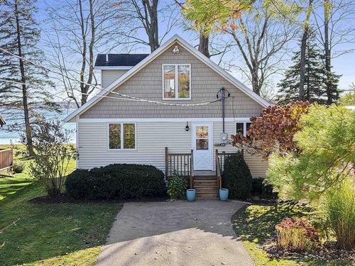 W4977 Stark Road, Wescott, WI, 54166 | Card Image