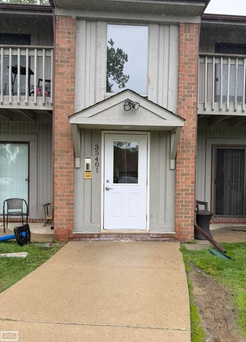 35401 Hickory Woods Ln, Clinton Township, MI, 48035-5134 | Card Image