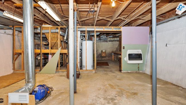 24410 N 1750 East Rd, House other with 2 bedrooms, 1 bathrooms and 4 parking in Hudson IL | Image 17