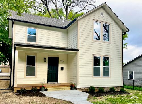 723 Arkansas St, Lawrence, KS, 66044-2323 | Card Image