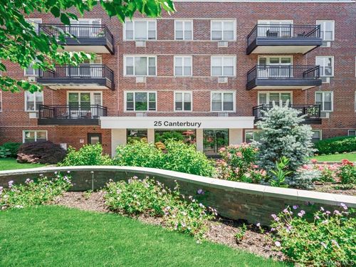 1m-25 Canterbury Rd, Great Neck, NY, 11021-2124 | Card Image