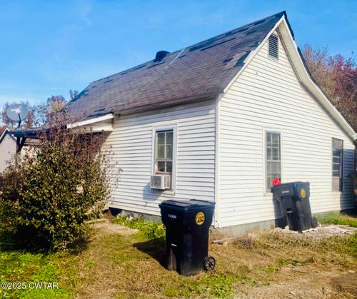 127 Harton Row, Dyersburg, TN, 38024-5733 | Card Image