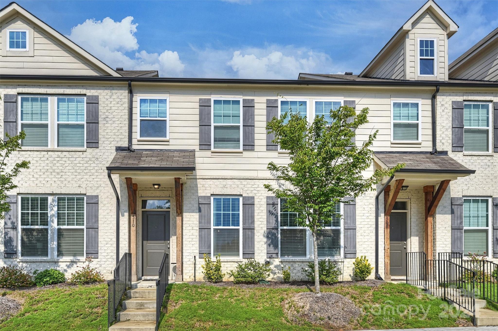 Main St, Pineville, NC 28134