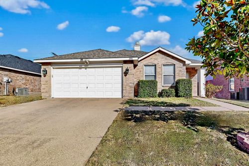 2016 Swenson Ct, Grand Prairie, TX, 75052-8864 | Card Image