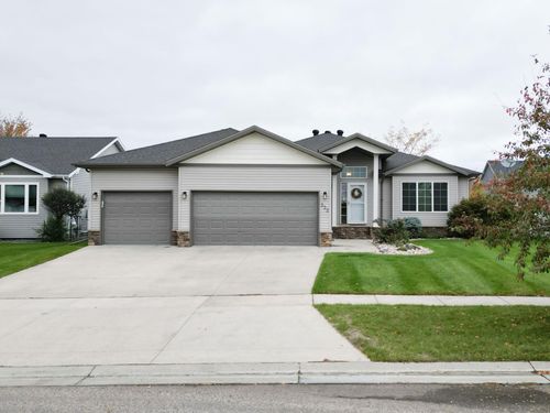 222 30th Ave E, West Fargo, ND, 58078-7934 | Card Image