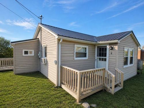 6 Wolfsnare Ln, Fries, VA, 24330-3511 | Card Image