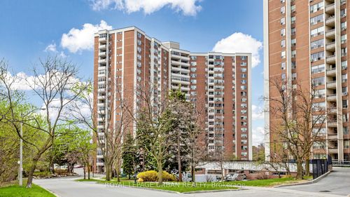 602-60 Pavane Linkway N/A, East York, ON, M3C1A1 | Card Image