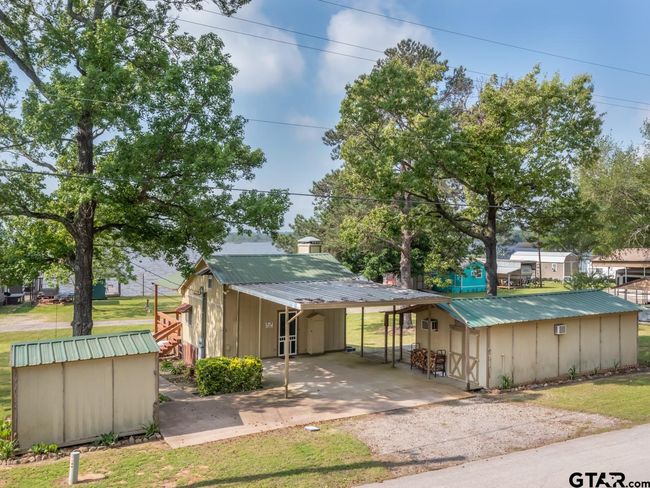 22090 Sportsman Dr, House other with 3 bedrooms, 2 bathrooms and null parking in Chandler TX | Image 22