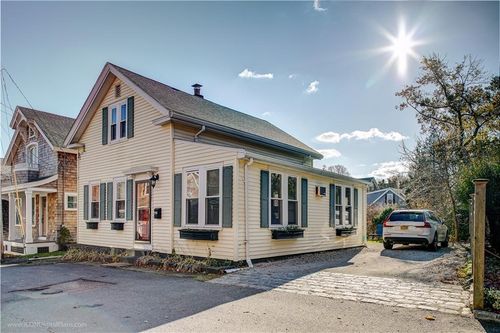 129 Connection St, Newport, RI, 02840-3859 | Card Image