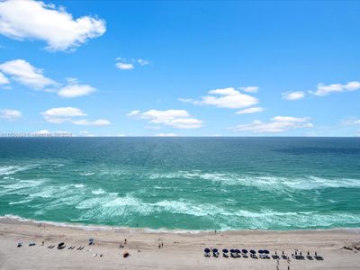 1607 - 17121 Collins Ave, Condo with 1 bedrooms, 2 bathrooms and null parking in Sunny Isles Beach FL | Image 1