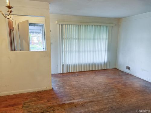 28961 Grandview St, Inkster, MI, 48141-1135 | Card Image