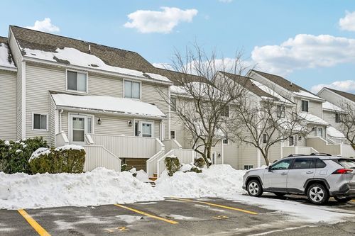 apt-9-100 Merrimack Ave, Dracut, MA, 01826-5684 | Card Image