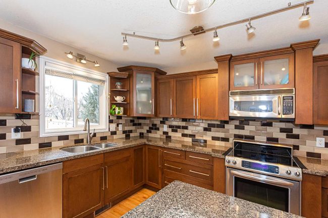 414 Ormsby Rd West Nw, Home with 3 bedrooms, 3 bathrooms and 4 parking in Edmonton AB | Image 15