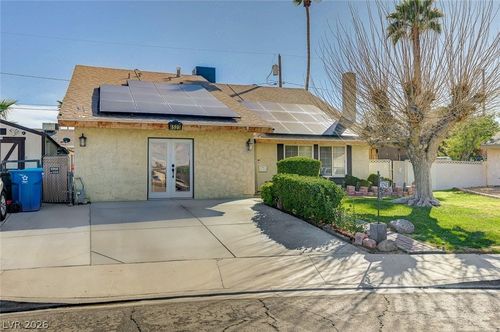 4523 Catherine Ln, Las Vegas, NV, 89121-4704 | Card Image